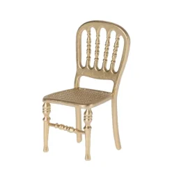 Goldener Stuhl von Maileg für die Mäuse.