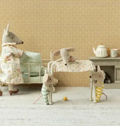 Maileg Kinderzimmertisch für die Babymäuse / gebrochenes Weiß